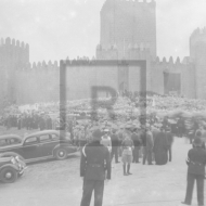 Comemorações centenárias (1940). Castelo de Guimarães. Deposição de flores