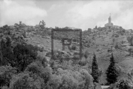 Última imagem digitalizada da Colecção de Fotografia da Muralha: PTRMGMRCFM5636 - Vista da Penha. Finais da década de 1940—inícios dos anos 1950. Negativo em gelatino-brometo de prata sobre placa de vidro.